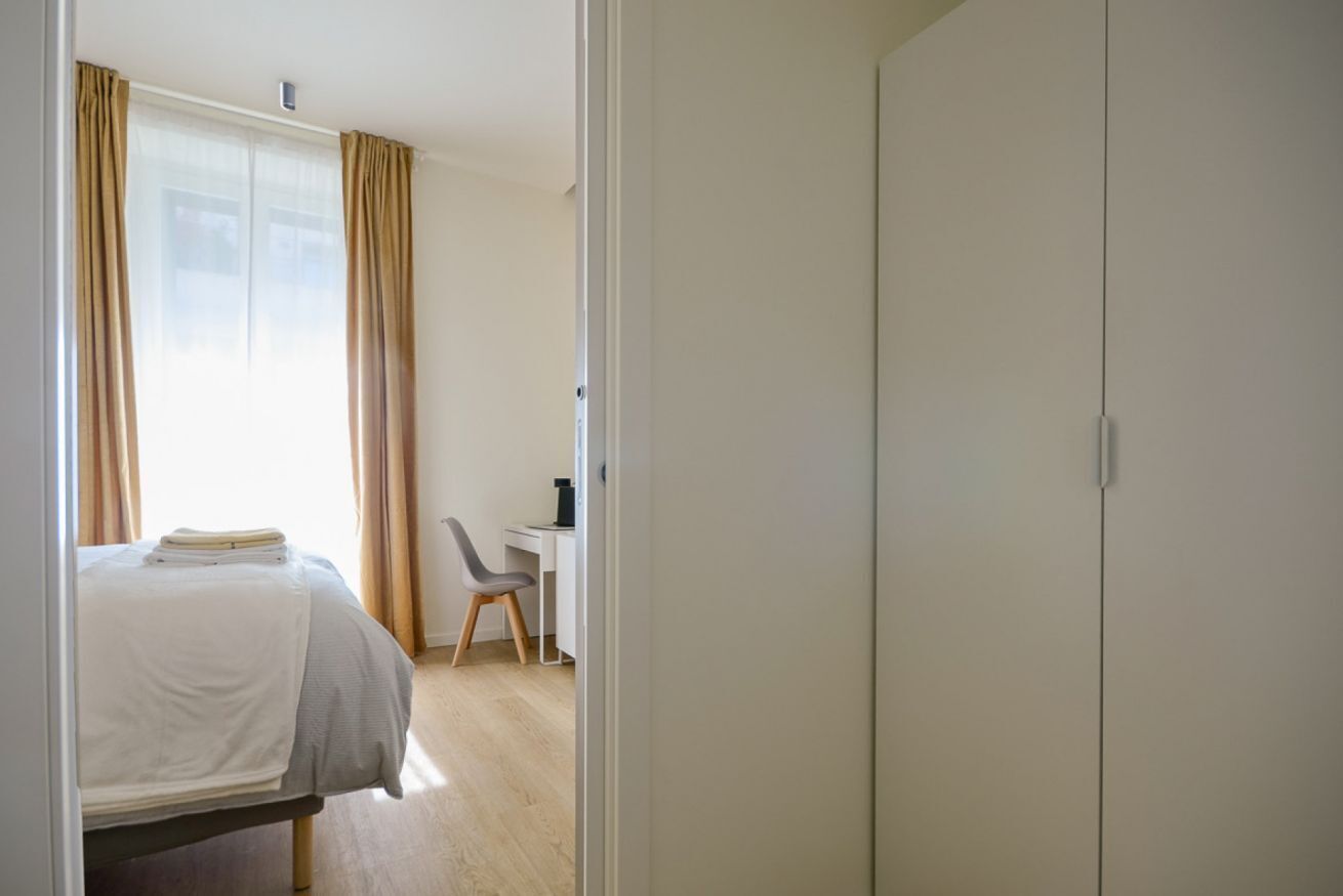 1 bedroom, desk, iron/ironing board, WiFi