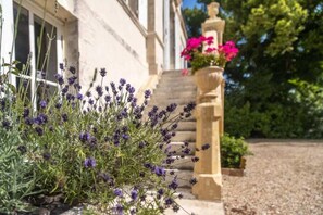 Exterior - MANOIR LE COUTUREAU (Rouffignac-de-Sigoulès)