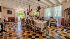 Interior detail - MANOIR LE COUTUREAU (Rouffignac-de-Sigoulès)