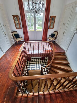 Interior detail - MANOIR LE COUTUREAU (Rouffignac-de-Sigoulès)