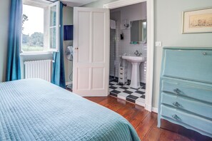 Victorine Comfort Double Room, Garden View | In-room safe, soundproofing, free WiFi - MANOIR LE COUTUREAU (Rouffignac-de-Sigoulès)