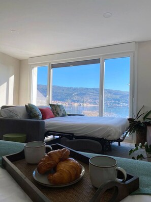 Strykjärn/strykbräda, wi-fi och sängkläder