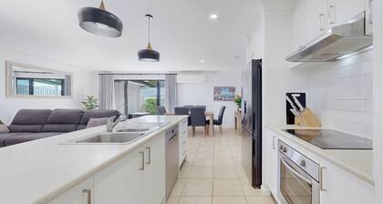 Pacific Pines 3BR Peaceful Home Stay