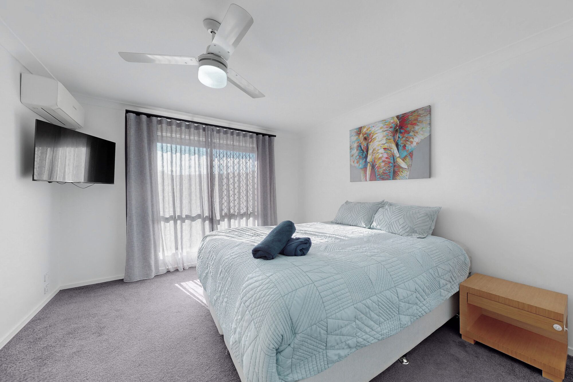 3 bedrooms, iron/ironing board, travel cot, free WiFi