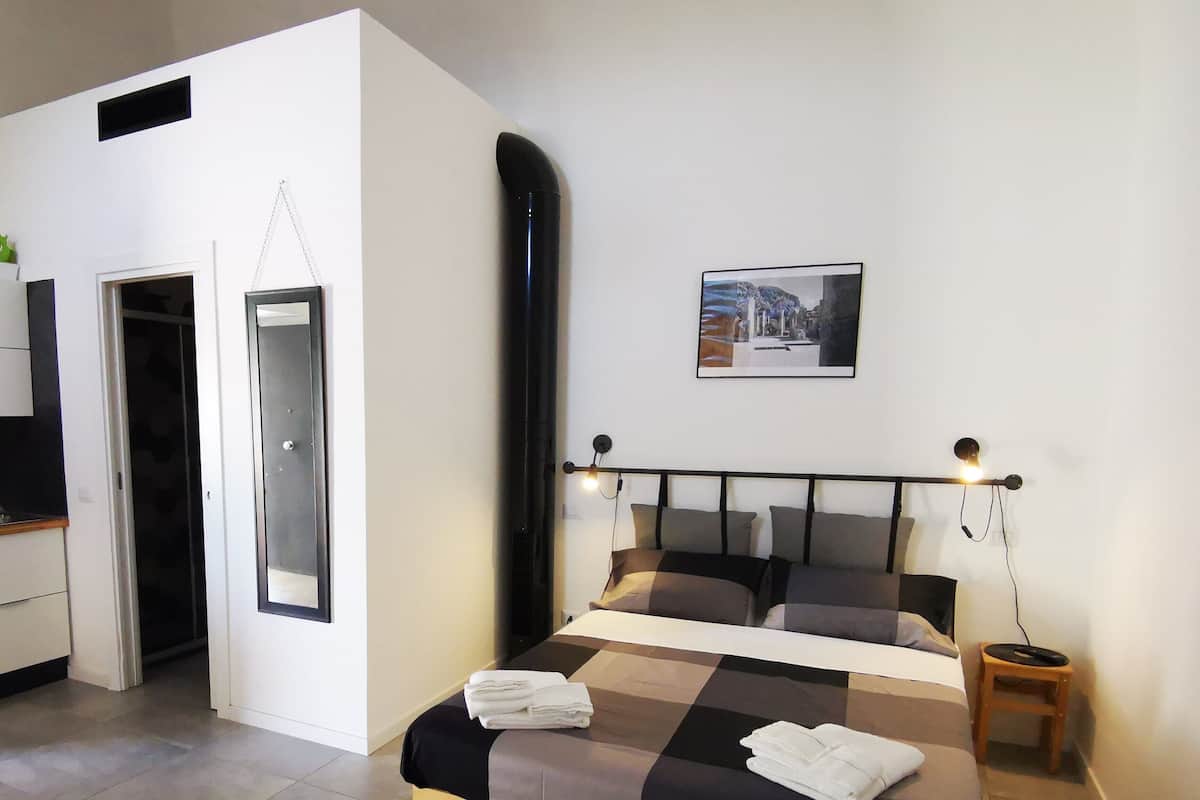 Studio, 1 queensize-seng med sovesofa, tekjøkken | Strykejern/-brett og wi-fi (inkludert)