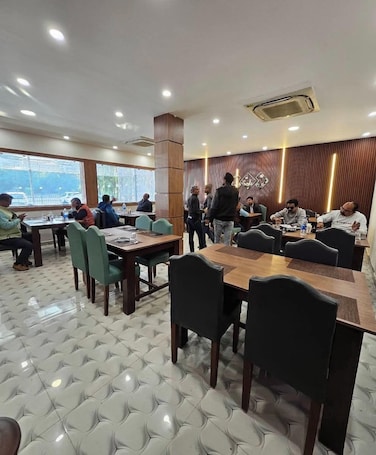 Restaurant. Shaan-E-Punjab Nirsa