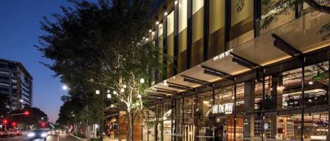 المنشأة من الخارج