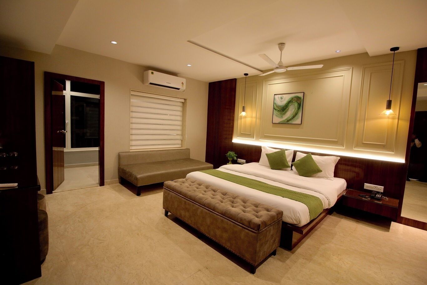 总统客房 | 埃及棉床单、高档床上用品、记忆海绵床垫、免费 WiFi