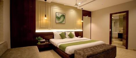 Presidential Room | Bathroom | Towels, soap, shampoo, toilet paper