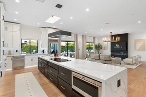 Fridge, microwave, oven, stovetop - NEW|Casa Privada Experience|Luxe Old Town Villa (Scottsdale)