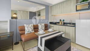 Studio, 1 Tempat Tidur King, pemandangan kota | Area keluarga | TV layar datar