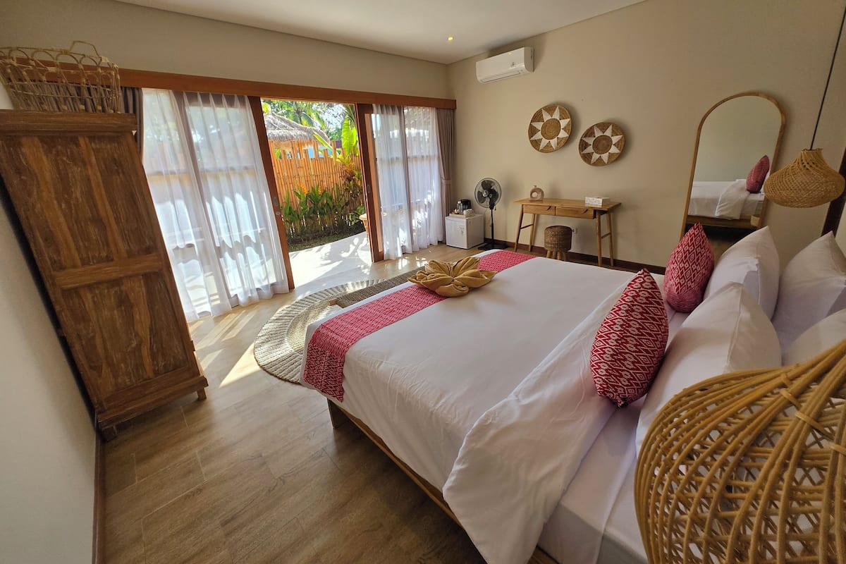 Comfort Double Room, Hill View | In-room safe, blackout curtains, free WiFi