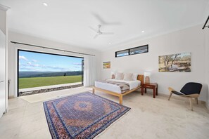 5 bedrooms, desk, iron/ironing board, travel cot