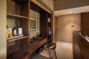 Standaard kamer | Een minibar, verduisterende gordijnen, gratis wifi, beddengoed