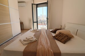 1 habitación, tabla de planchar con plancha, internet y ropa de cama 