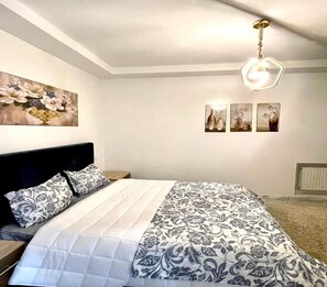 1 bedroom, iron/ironing board, internet, bed sheets