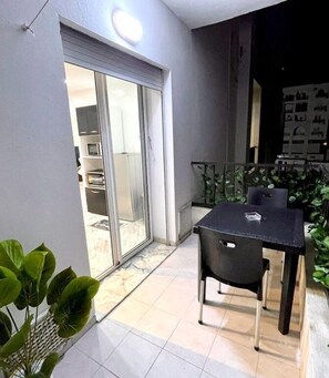 Dining - Cozy 1BR Retreat, Steps to Sand (Sousse)
