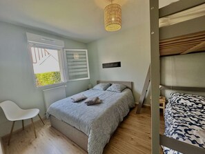 1 bedroom, WiFi, bed sheets - Le Calme Marin with garden 150m from the beach (Courseulles-sur-Mer)