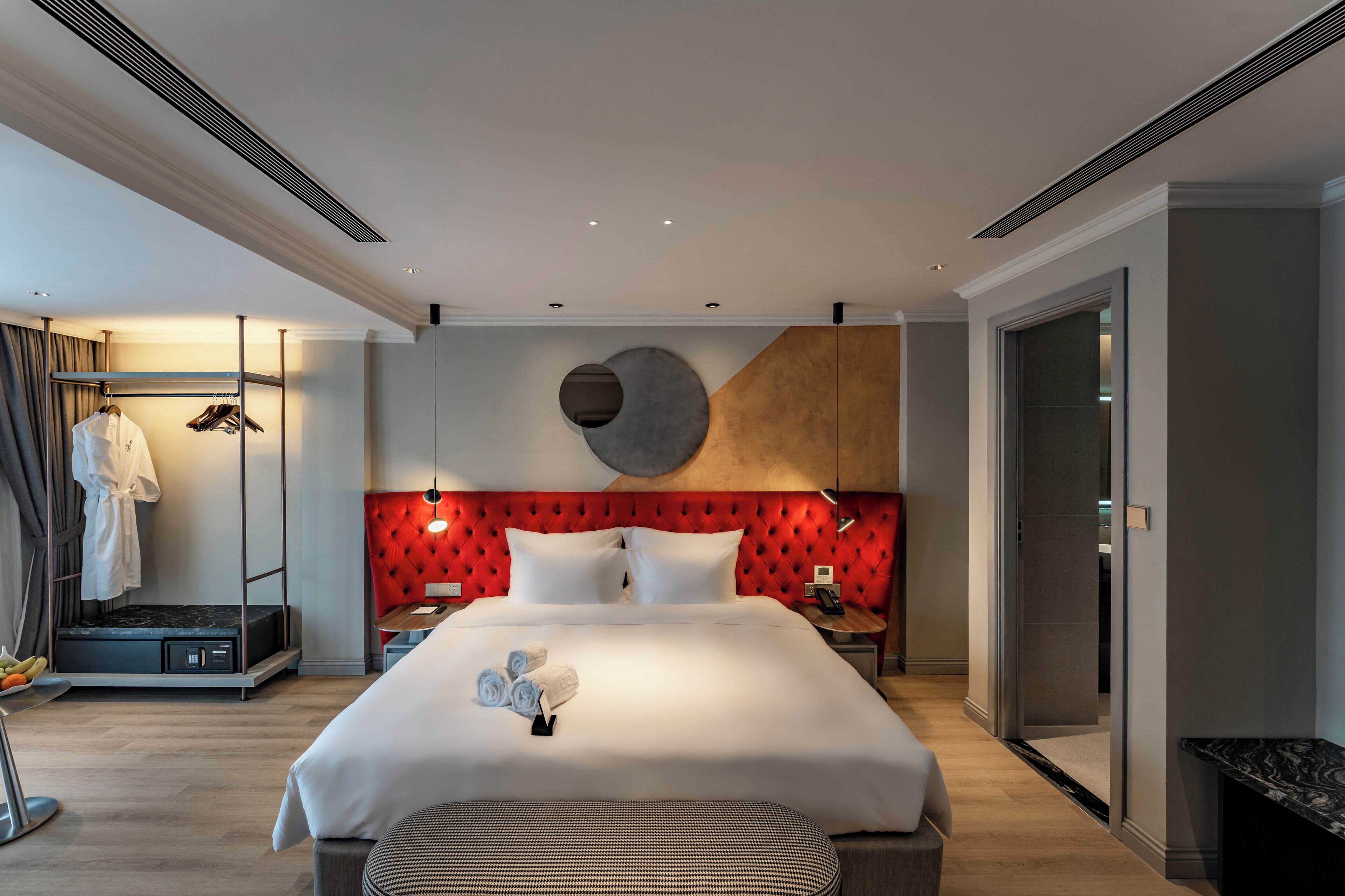 du LAC Suite with Ben Thanh view | Minibar, in-room safe, desk, blackout curtains