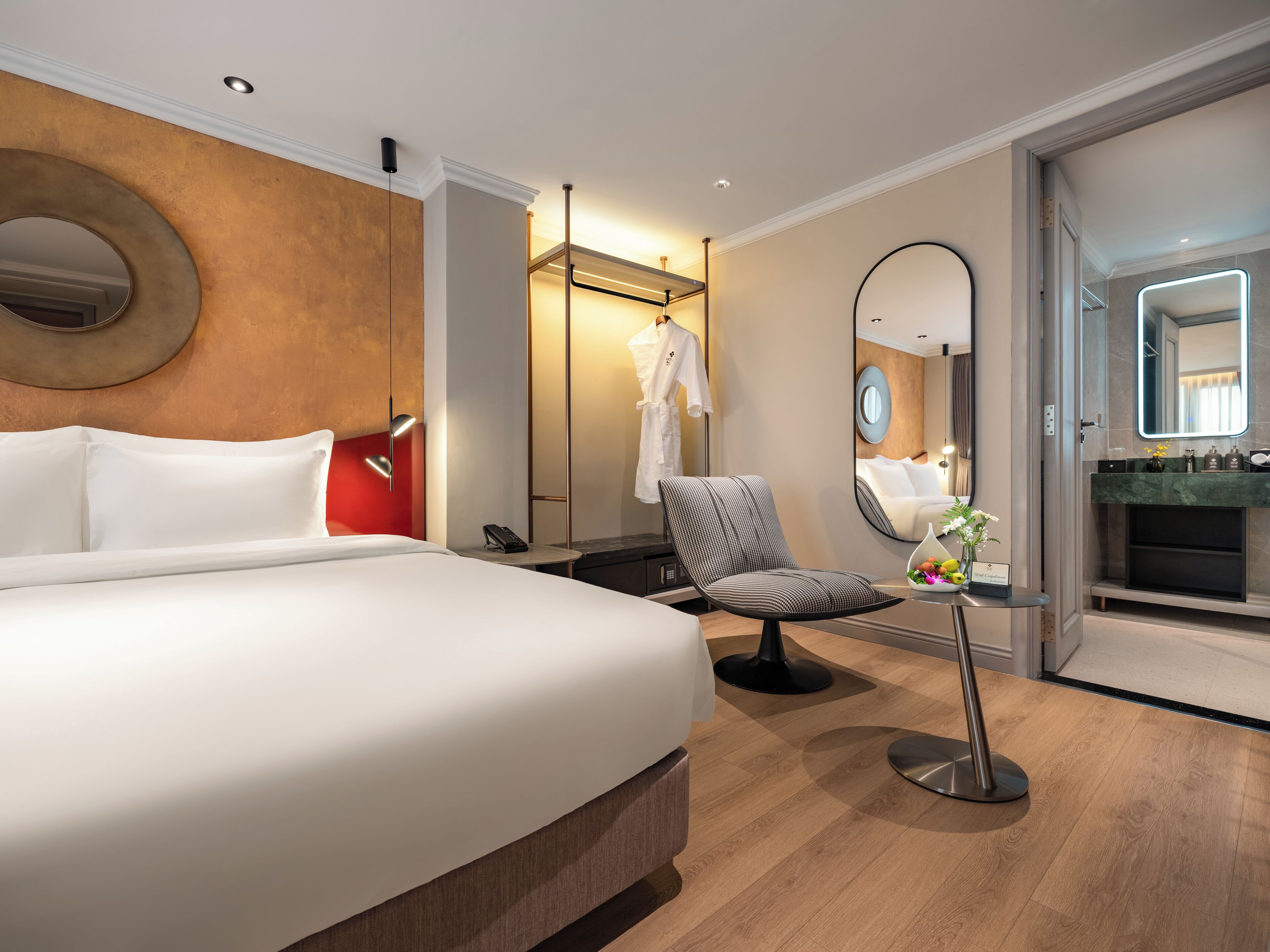 Deluxe Double Room Inner View with Natural Light | Bathroom
