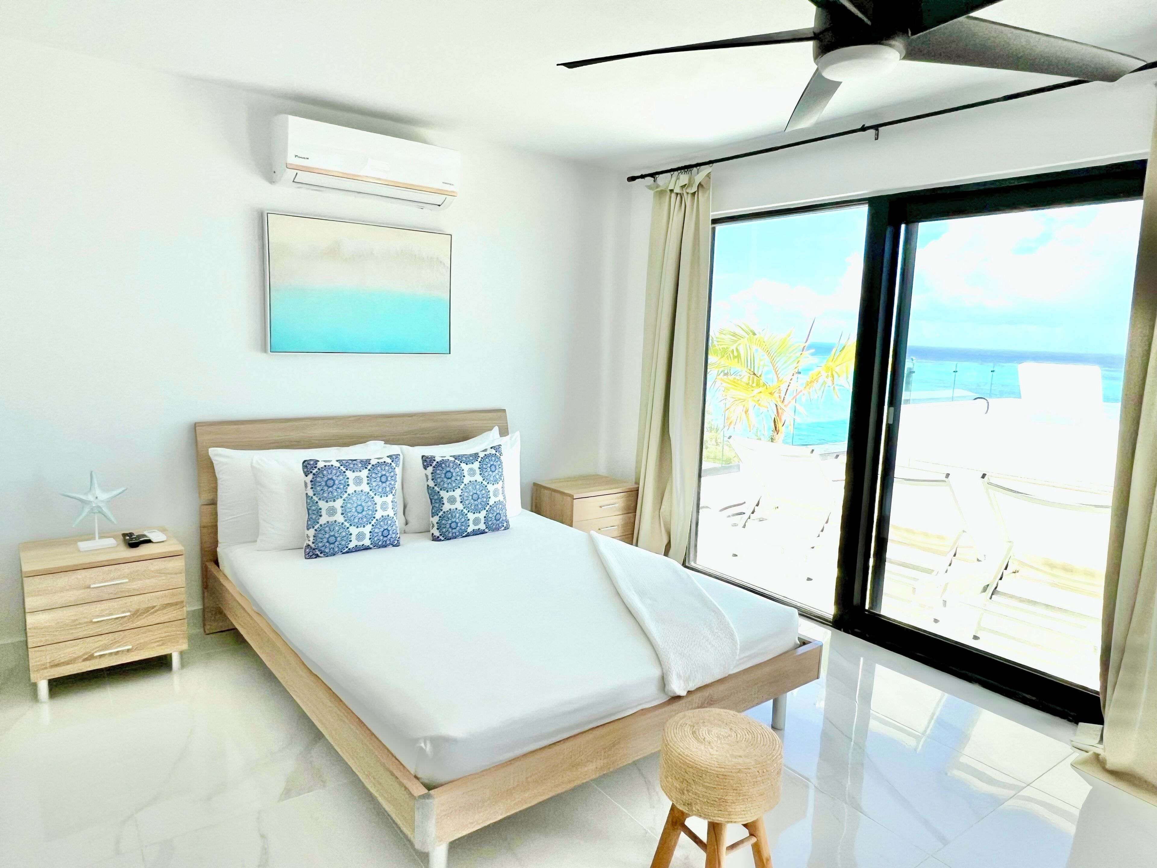 8 slaapkamers, een strijkplank/strijkijzer, gratis wifi, beddengoed