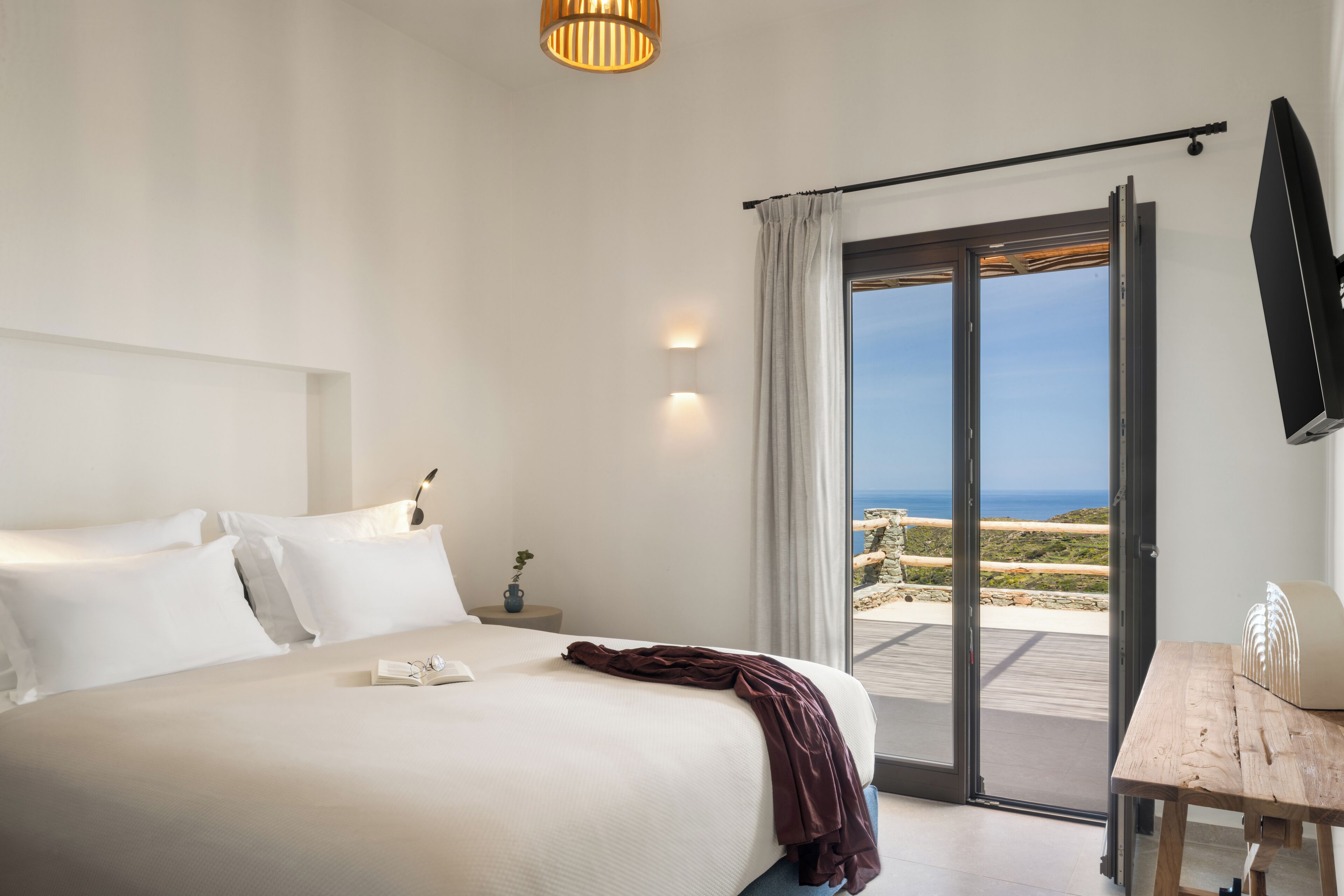 Premium bedding, in-room safe, laptop workspace, soundproofing