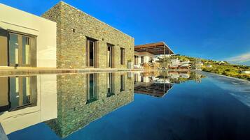 Six Bedroom, Sea View Villa with Two Infinity Pools and Exterior Hot Tub | Premium bedding, in-room safe, laptop workspace, soundproofing