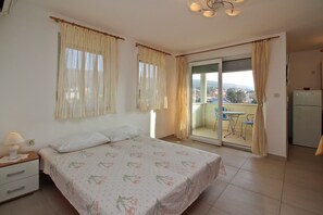 1 habitación y ropa de cama