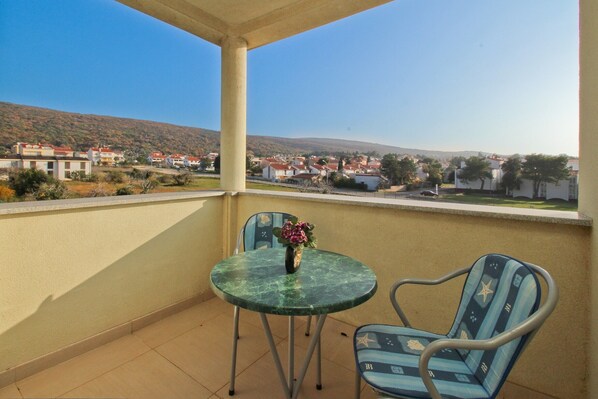 Outdoor dining - Charming studio Ljubica (Punat)