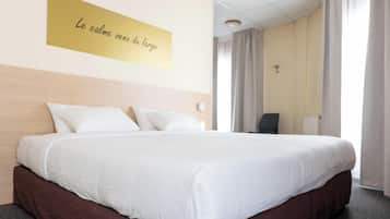 Quadruple Room | Desk, laptop workspace, soundproofing, free WiFi