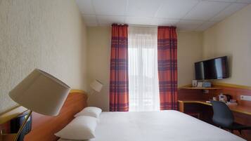 Double Room | 1 bedroom, desk, laptop workspace, soundproofing