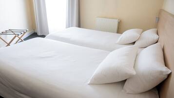 Desk, laptop workspace, soundproofing, free WiFi