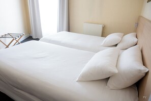 Bureau, espace de travail pour ordinateur portable