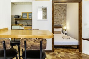 Dining - GuestHost Comfy APT in the historic center (Alghero)