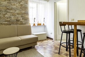 Flat-screen TV - GuestHost Comfy APT in the historic center (Alghero)