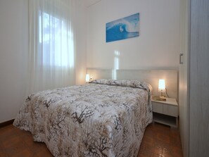 3 chambres, accès à Internet, literie fournie