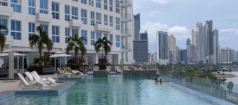 This condominium is a 1 bedroom(s), 2 bathrooms, located in Avenida Balboa, Panama.