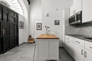 Fridge, microwave, stovetop, coffee/tea maker - Old San Juan "Best place I've ever stayed" (San Juan)