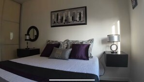 2 bedrooms, bed sheets - 2-bedr. apartment on Av. Vasco da Gama, Póvoa de Varzim. Two minutes from the beach! (Póvoa de Varzim)