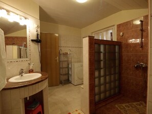 淋浴設備、風筒、提供毛巾