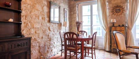 Apartment | Dining