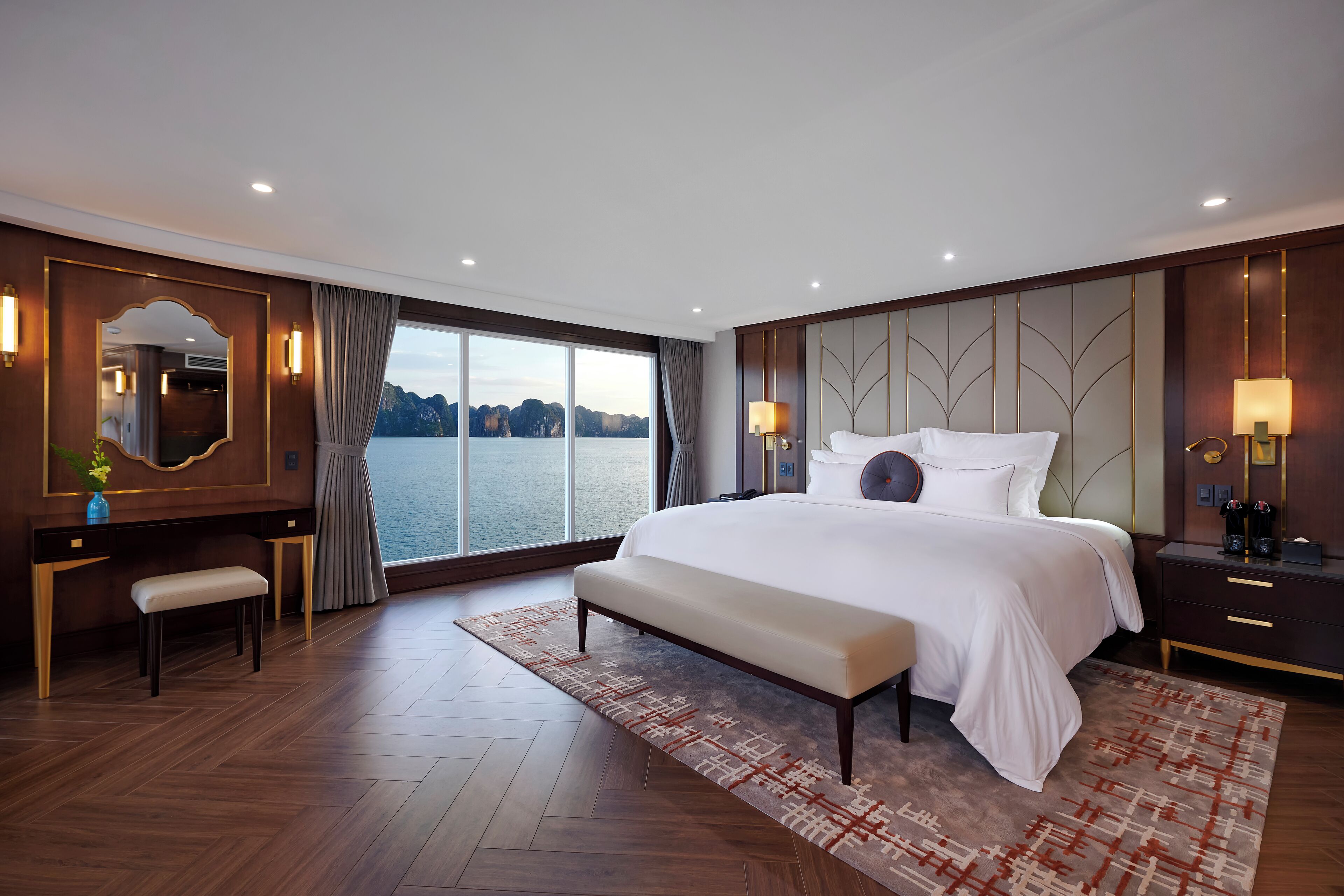 Gallery Suite Cabin | In-room safe