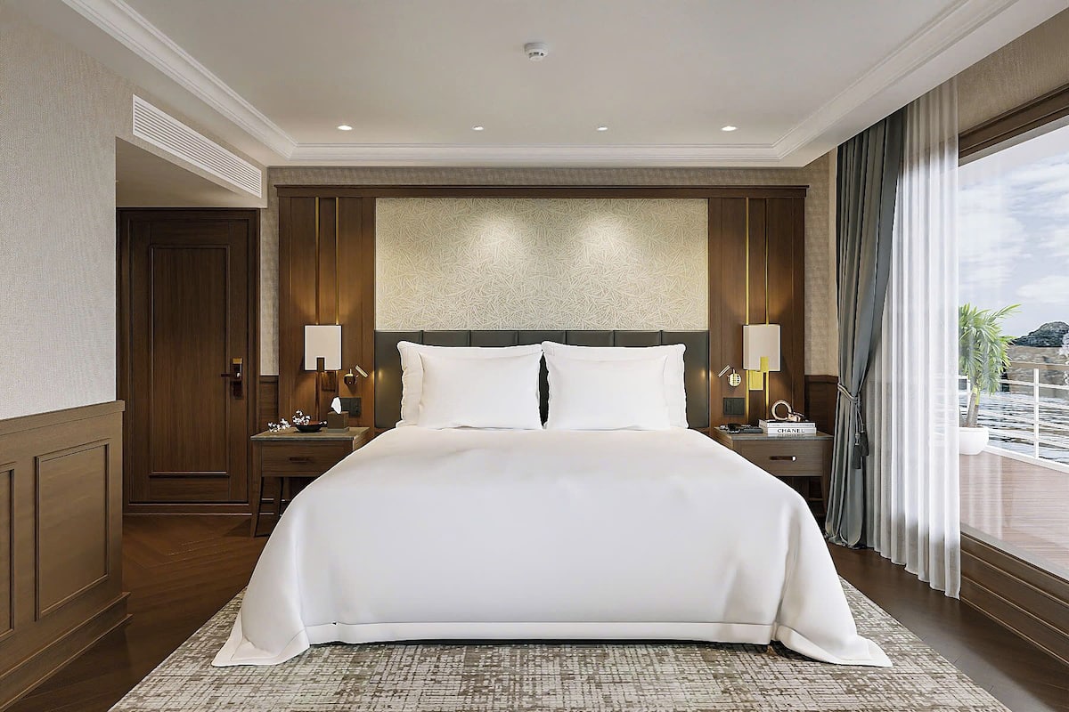 Legacy Suite Cabin | In-room safe
