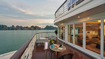 Gallery Suite Cabin | Terrace/patio