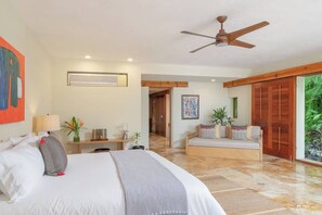 4 habitaciones, escritorio y tabla de planchar con plancha 