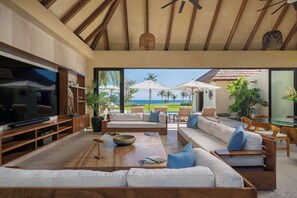 Smart-tv, videospil, dvd-afspiller, bordfodbold