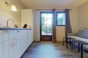 Classic-Zimmer, Terrasse, Gartenblick | Eigene Küche
