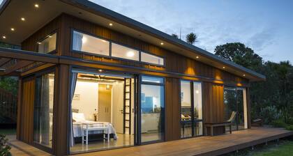 Knights in Residence - Ocean Front Studio