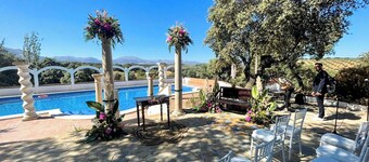 Finca La Lola - Secluded hacienda - 12 bedroom house with pools, land and views!