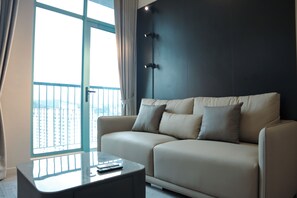 Living area - Homesuite' Home at Bay Suites (Kota Kinabalu)